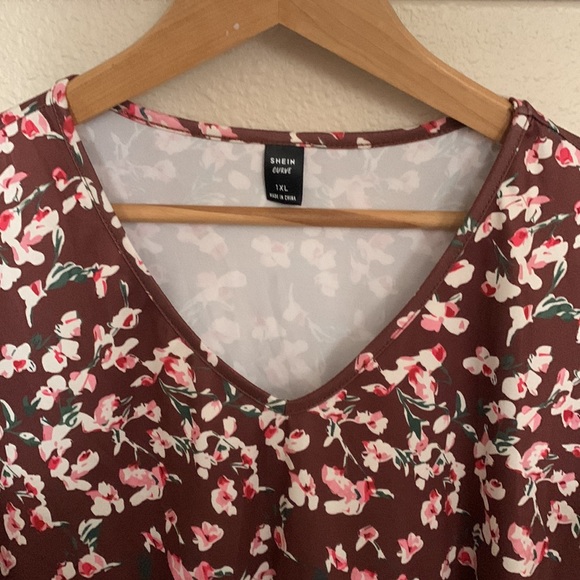 SHEIN LUNE Plus Allover Floral Print Ruffle Trim Batwing Sleeve Peplum Tee - Picture 2 of 4